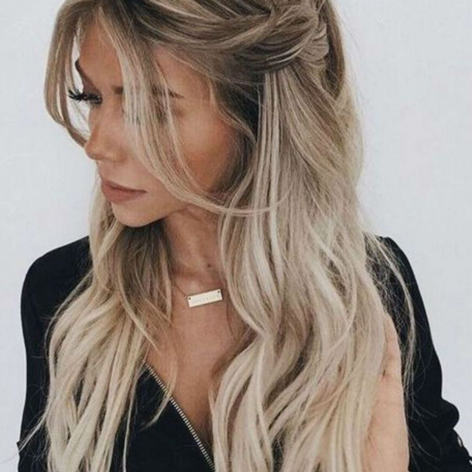Coiffure-casual-sur-cheveux-longs-767x767@2x
